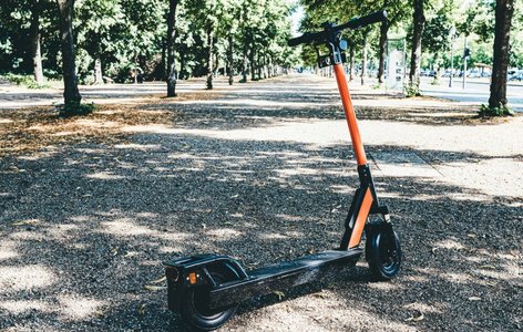stand alone with e-scooter